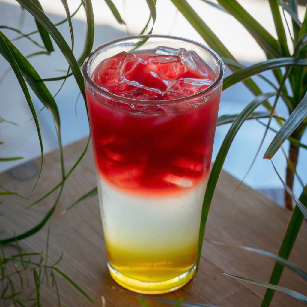 Tropical tea lemonade with peach & mango