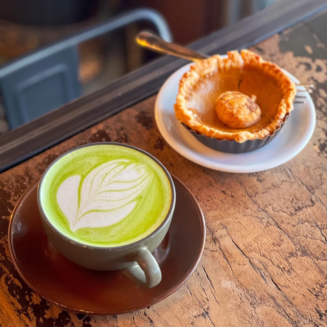 Matcha and pumpkin hand pie